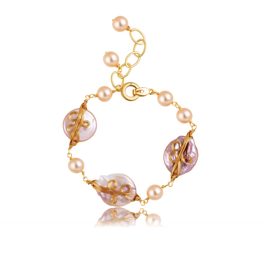Classic and elegant Baroque pearl bracelet in pink